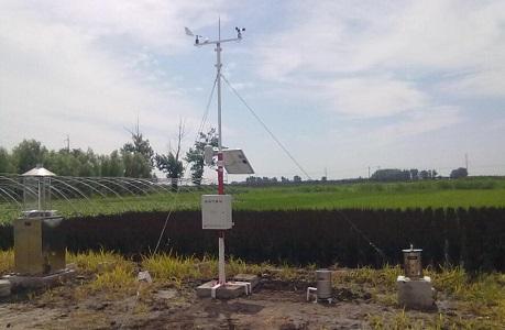 氣象站幫助溫室大棚調節(jié)氣象條件